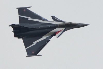 【速報】パキスタン、中国製戦闘・機殲10Cでインド軍のラファール(フランスり主力戦闘機)を撃墜か 事実なら空戦で初 【速報】パキスタン、中国製戦闘・機殲10Cでインド軍のラファール(フランスり主力戦闘機)を撃墜か 事実なら空戦で初