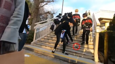 【速報】外国人「日本人は落とし物を返してくれる？本当に親切か日本人を試します」駅や街、公園で50回財布を落としたら→50人中50人が返した